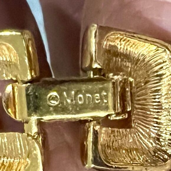 Vintage Monet Elegant Gold Chain Bracelet - Picture 8 of 9